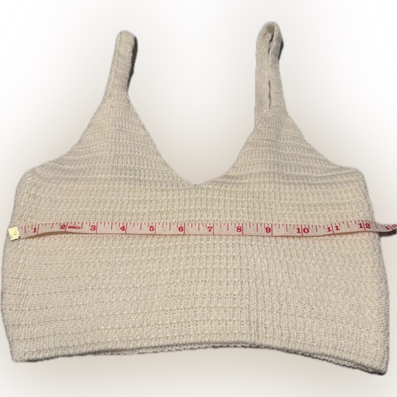 Uniqlo Off-White Knit Crop Top - Picture 3 of 4